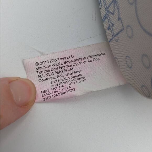 2013 Sanrio 7" Color Me Graffiti Hello Kitty Doll Target Exclusive Blip Toys - Picture 7 of 13